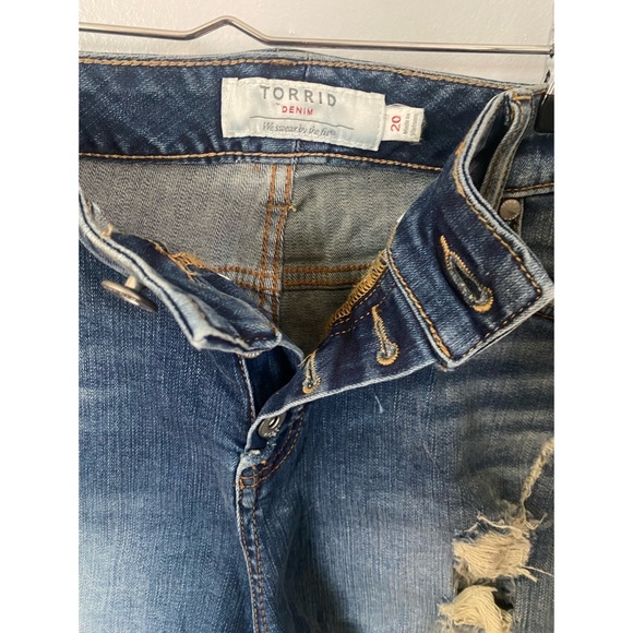 Torrid Distressed Jean Shorts - Picture 2 of 4